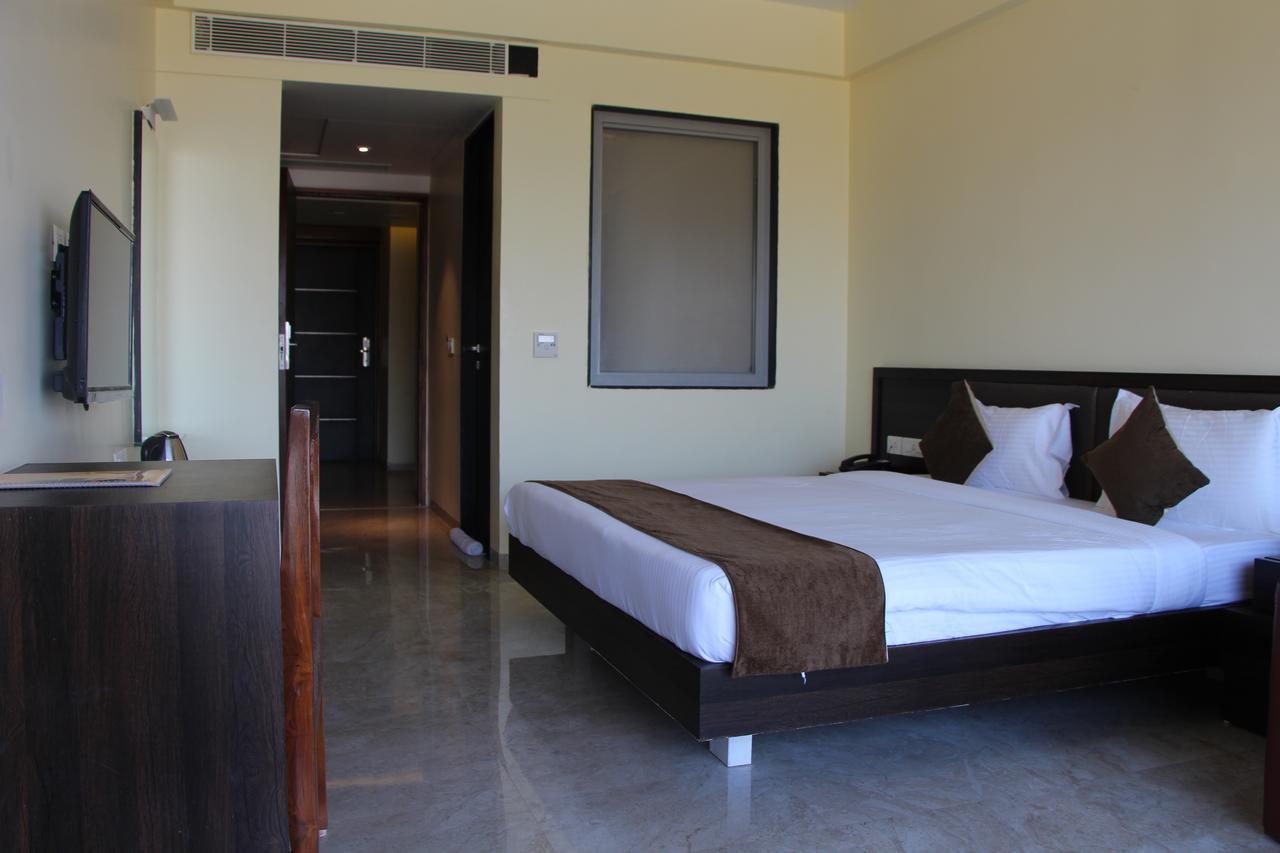 Krishna Beach Resorts - Diu Exterior foto